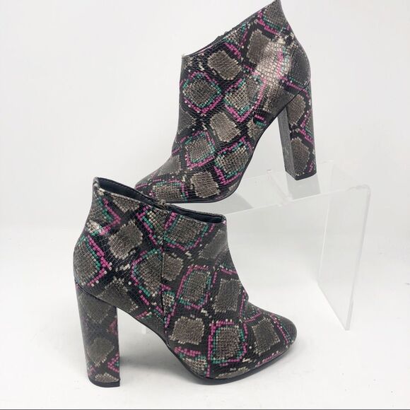BRECKELLE’S | Snake Animal Print Side Zip Boots Booties Gray Pink Teal Size 7 - Picture 3 of 11
